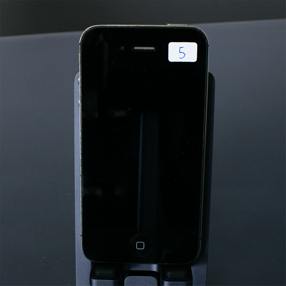 iPhone 4S - 32GB - iOS 9.3.6 - Locked (Unknown) - Fair condition