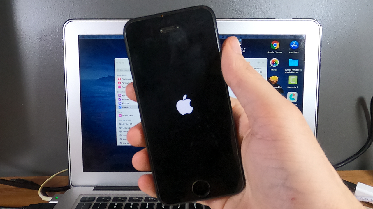 SOLUTION | iPhone coincé sur la pomme d'Apple (BootLoop)