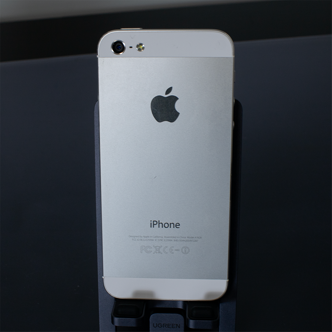 RARE - iPhone 5 - 16GB - iOS 7.1 - Unlocked - All good