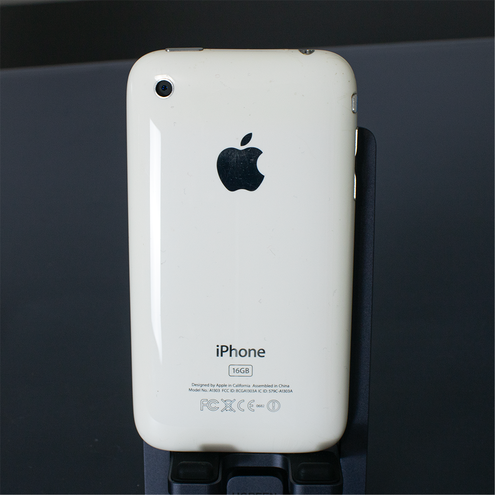 iPhone 3GS - 16GB - iOS 6.1.6 - Unlocked - All good