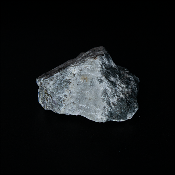 Sodalite var. Hackmanite - 3,5 x 3,0 x 2,0 cm