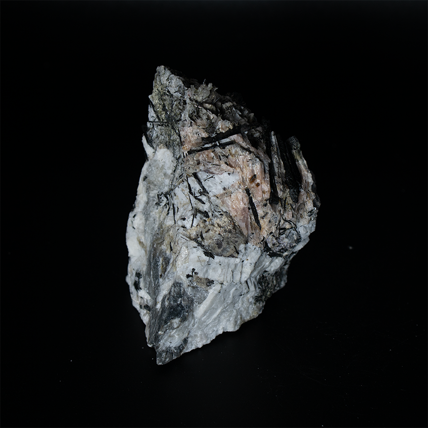 Sodalite, Serandite, Aegirine - 6.3 x 5.0 x 4.0 cm