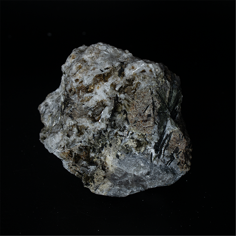 Sodalite, Villiaumite, Aegirine, Diopside -  8,0 x 6,5 x 6,5 cm