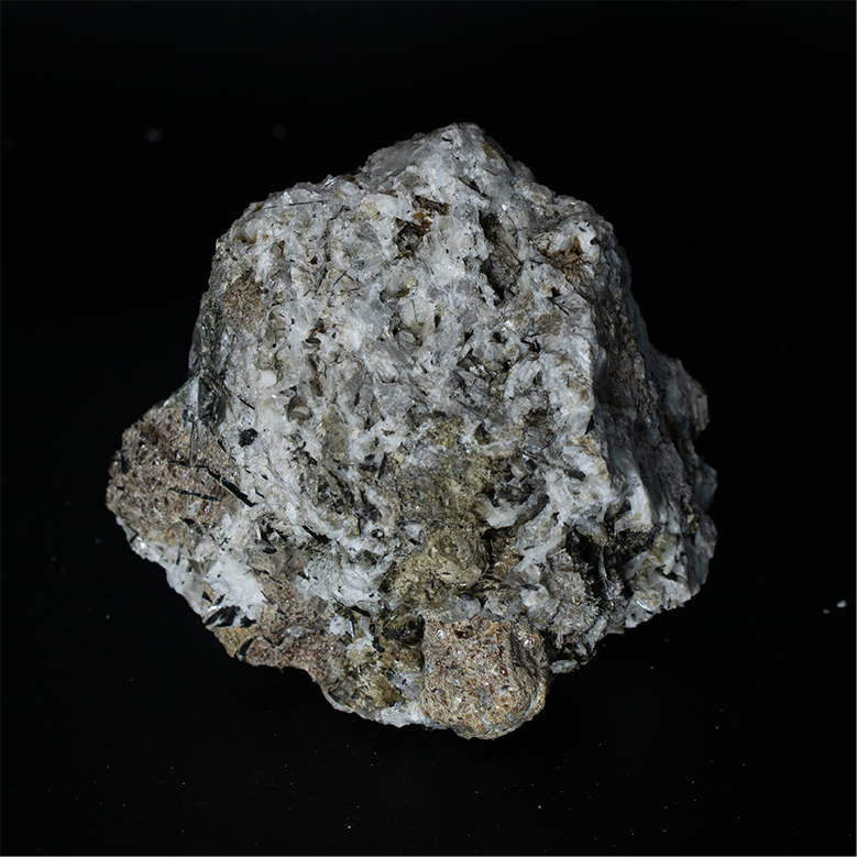 Sodalite, Villiaumite, Aegirine, Diopside -  8,0 x 6,5 x 6,5 cm