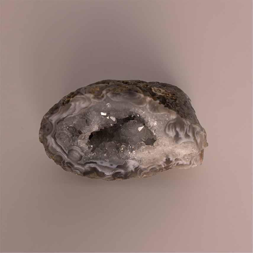 Agate Geode -4,0 x 2,3 x 2,1 cm